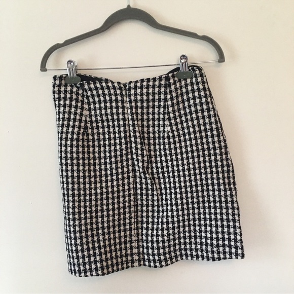 Anthropologie Black and White Houndstooth Mini Pencil Skirt - Picture 3 of 4